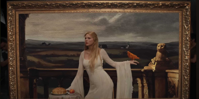 泰勒絲自製的酸種麵包也入鏡MV。（圖／翻攝自Taylor SwiftYT）