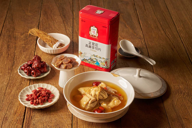 福容首度攜手韓國百年品牌「正官庄」,為家庭帶來更便利、更具健康的年節伴手禮。(圖片提供/福容大飯店)