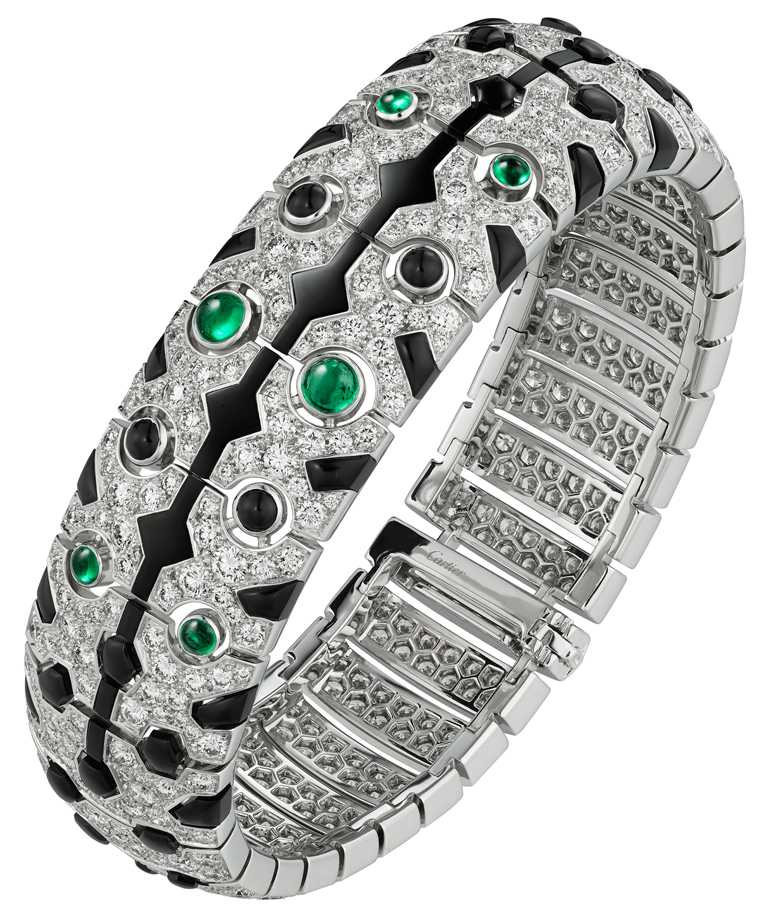   Cartier頂級珠寶[Sur]naturel系列Felin手環，白K金鑲嵌、祖母綠、縞瑪瑙及鑽石╱9,950,000元。（圖╱Cartier提供）