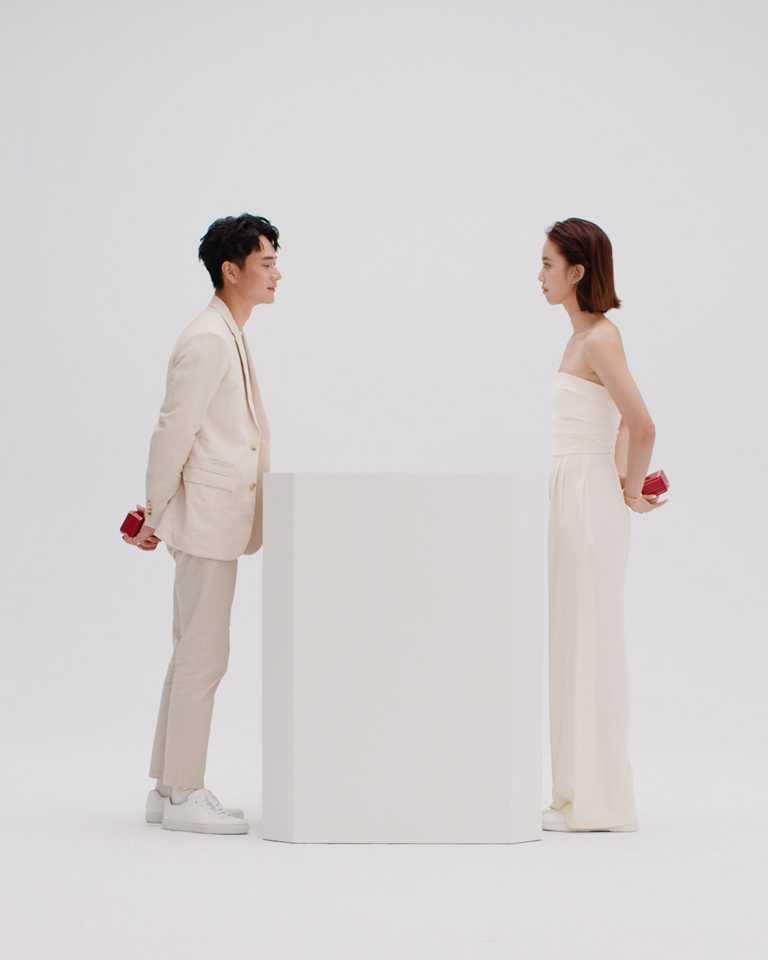 卡地亞「The Cartier Box」紅盒形象短片，請來陳庭妮與劉冠廷共同呈現「好友默契」篇。（圖╱Cartier提供）