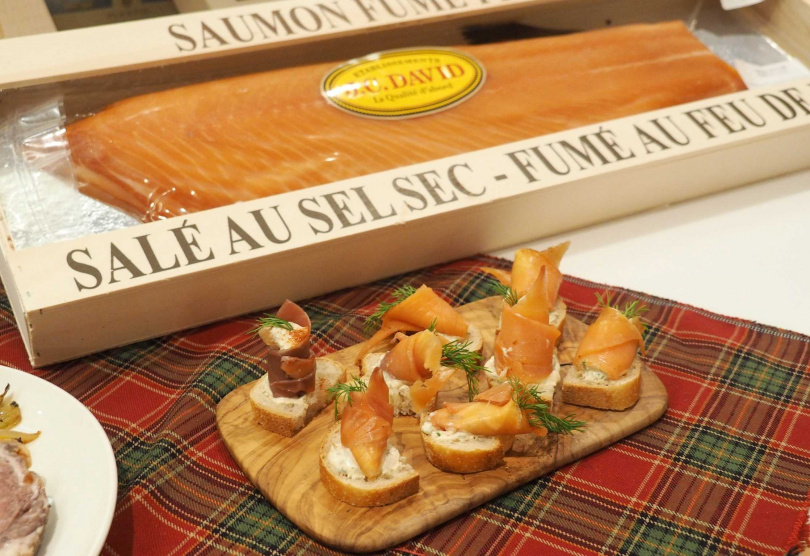 微風獨家販售「法國J.C.David煙燻鮭魚」。（850元／100g）  