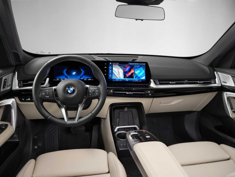 全新BMW X1座艙內導入全新世代BMW iDrive 8.0使用者介面。（圖／BMW提供）