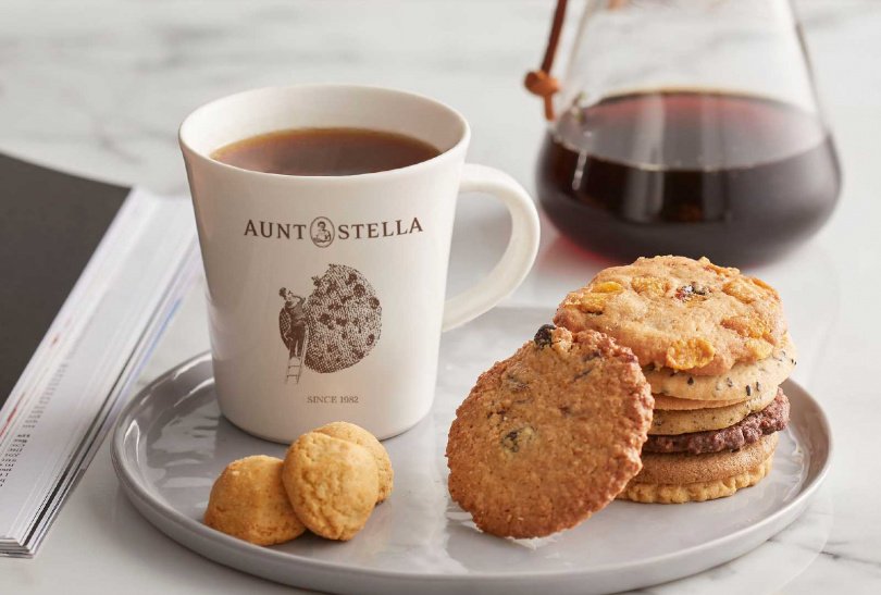 Aunt Stella詩特莉咖啡將於2月17日在指定門市將限量送出免費美式咖啡，各店100杯。（圖／Aunt Stella詩特莉提供）