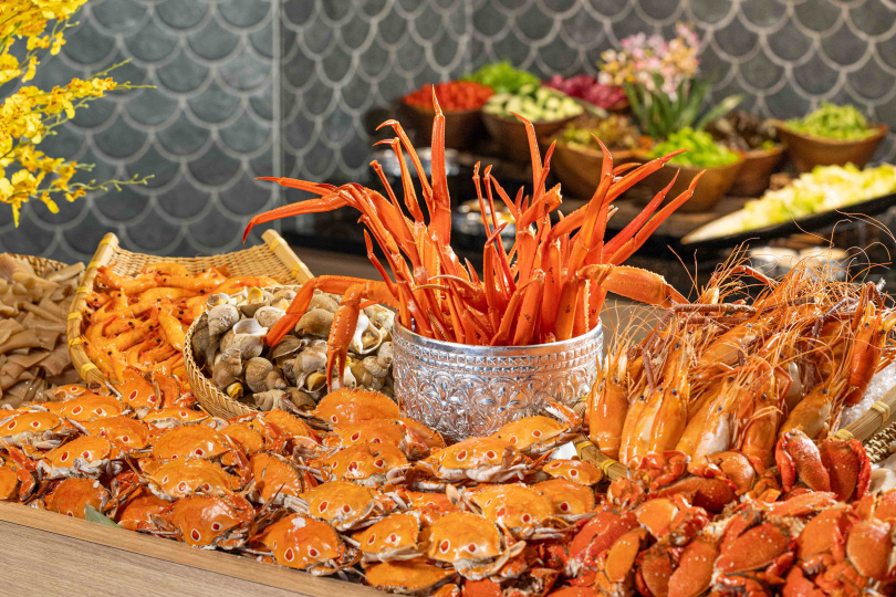 週末餐期會加碼泰國蝦及松葉蟹腳無限享用。（圖／晶華酒店集團提供）