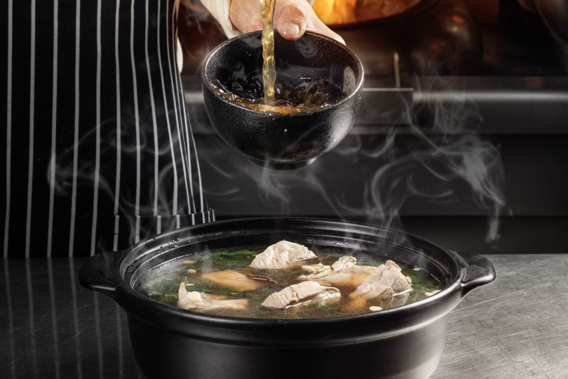 彩豐樓港式經典煲湯。