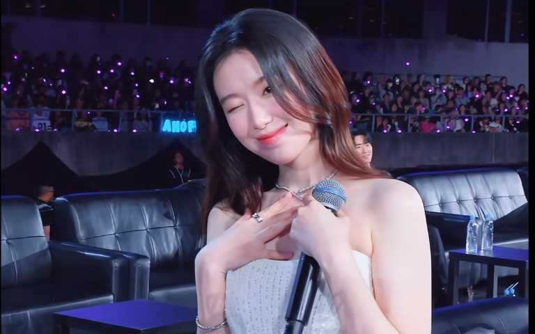 （圖／取自AAA頒獎典禮畫面）