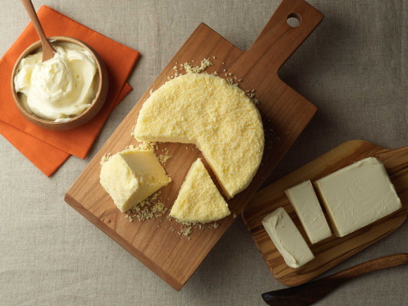 「小樽洋菓子舖LeTAO」指標性招牌產品「雙層乳酪蛋糕」2.0升級版正式誕生，口感再進化，不僅更柔滑綿密，也更細緻順口。