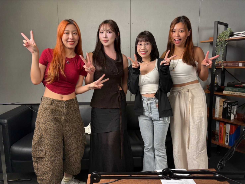 常洪光臨「歡迎光靈慢慢聊」PODCAST節目（左至右：凱莉、常洪、油米、伶伶）