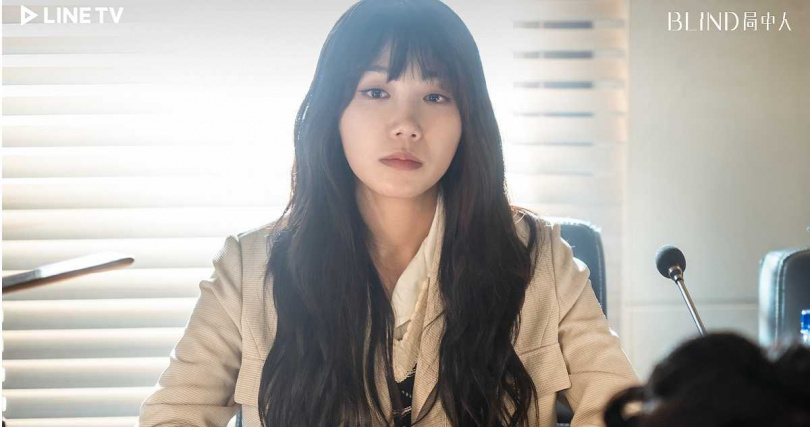 鄭恩地飾演問題少女「趙恩琪」，因遇到貴人法官而決心成為社會工作師。（圖／LINE TV提供）