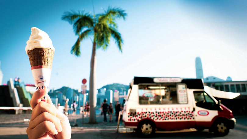 夏天造訪香港必嘗經典的富豪雪糕車甜筒。