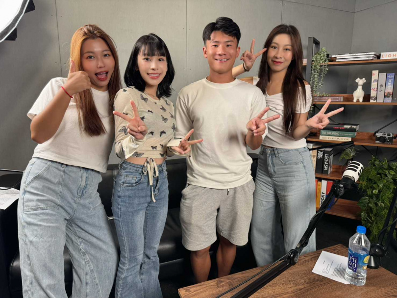 林昀蒂(Jordi)光臨「歡迎光靈慢慢聊」PODCAST節目(左至右:伶伶、油米、Jordi、凱莉、)