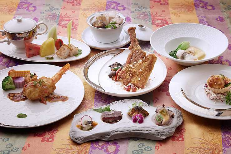 JR東日本大飯店台北『凱華一泊二食』住房搭配磐龍宮殿御膳，套餐價值1,980元。