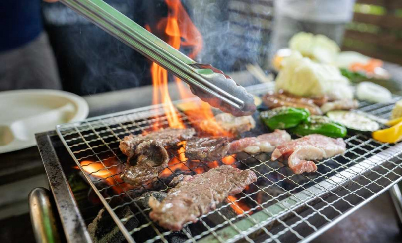 享用近江牛與多種蔬菜的BBQ美食。