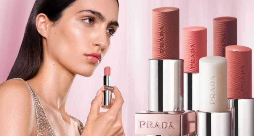 PRADA Beauty 原生稜光水唇膏/1,650元。(圖/品牌提供)(圖/品牌提供)