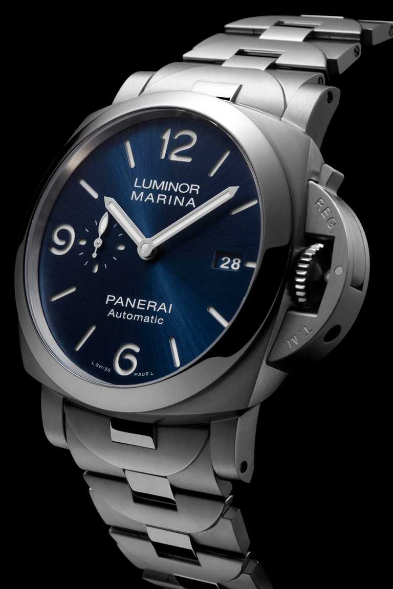 PANERAI「LUMINOR MARINA」系列SPECCHIO BLU腕錶，磨砂精鋼錶殼，44mm╱268,000元。（圖╱PANERAI提供）