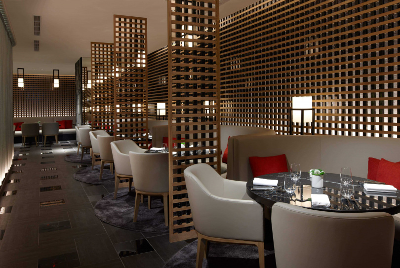 Robin_s Grill氣氛迷人的Lounge區設有沙發雅座，在此用餐洋溢著輕鬆自在的氛圍（圖／台北晶華酒店提供）