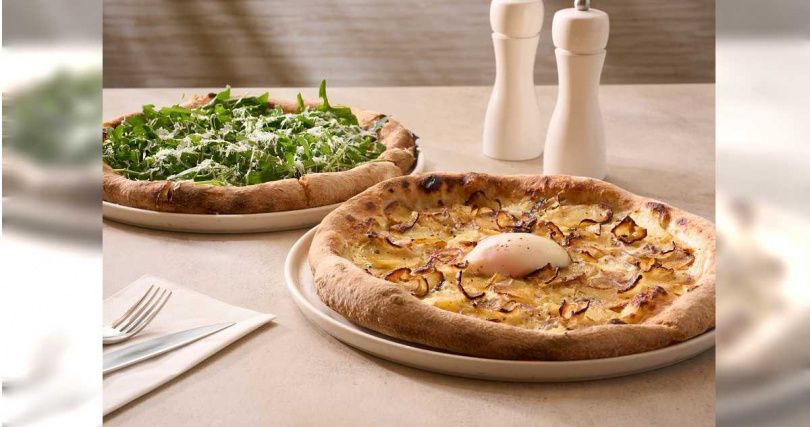 以酸種麵糰製成的「農夫派」,是少見的白醬基底Pizza。(圖/開展餐飲集團提供)