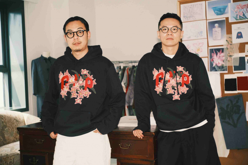 Gap X AO YES聯名系列帽T/3,299元。(圖/品牌提供)