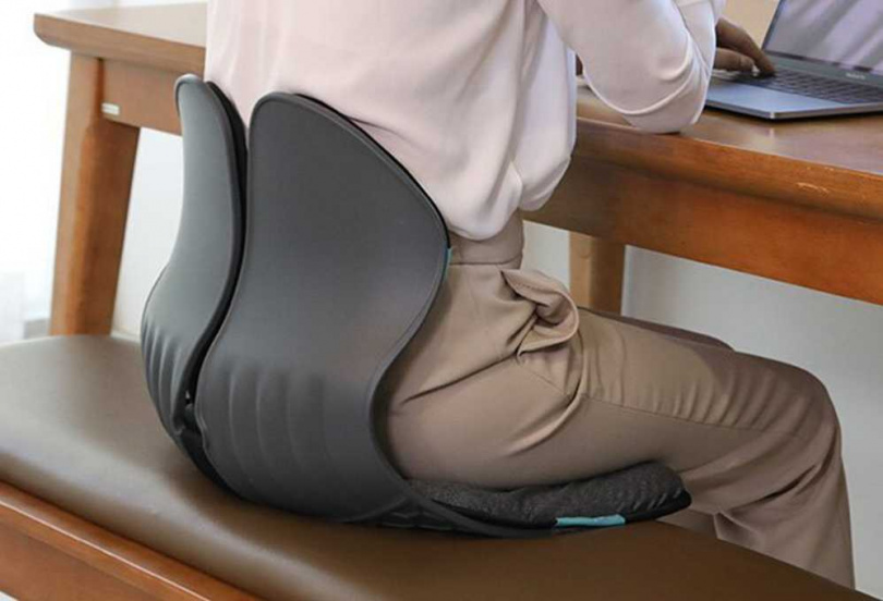 倍力舒 BalanceOn蜂巢凝膠雙背護脊椅 售價4,680元。