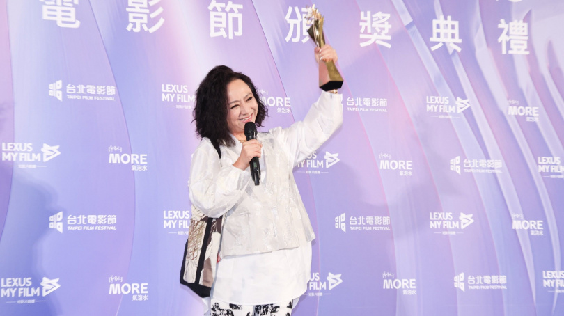 楊麗音拿下台北電影獎最佳女配角肯定，感謝恩師李國修冥冥之中的保佑。（圖／攝影組）