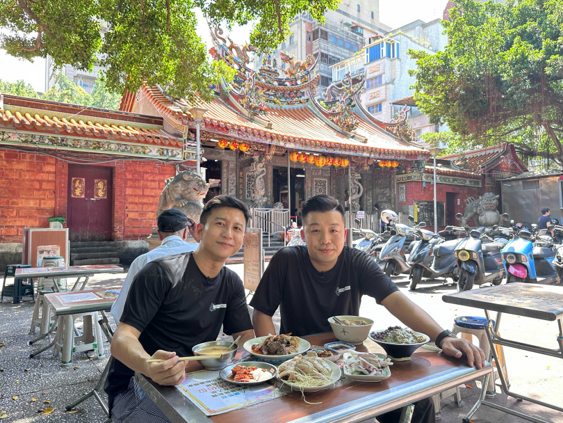 馬來西亞網紅Musang King Channel來臺北旅遊體驗在地小吃。(圖／臺北市政府觀光傳播局提供)