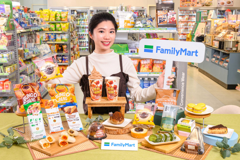 「全家」minimore新品放大絕！抹茶QQ蛋糕捲、酒香提拉米蘇泡芙、一顆布丁捲蛋糕甜點控必吃！（圖／全家提供）