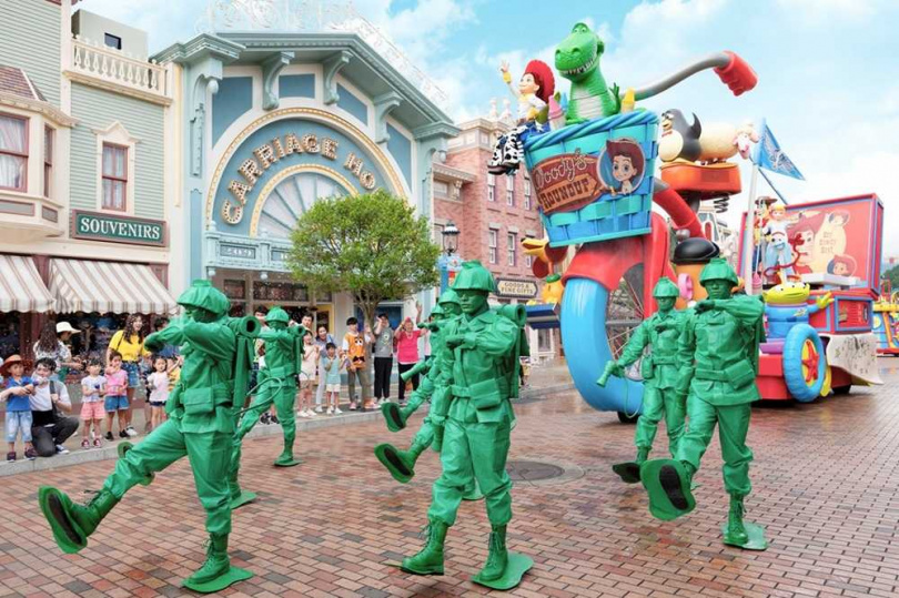 人氣活動「Pixar 水花大街派對！」將於今夏清爽回歸。（圖／香港迪士尼提供）