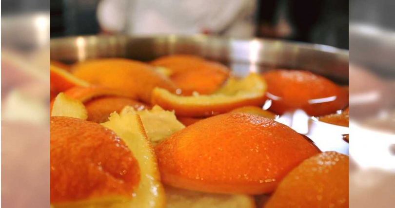 義大利橙皮的表現完全不同於其他國家，在糖漬的拿捏上須很有技巧。(圖片來源:吳寶春麥方店粉絲頁)