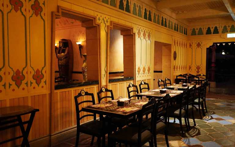 大冒險家餐廳規劃了中國、印度等各國主題用餐區，靈感來自探險家亨利爵士。（圖／魏妤靜攝）