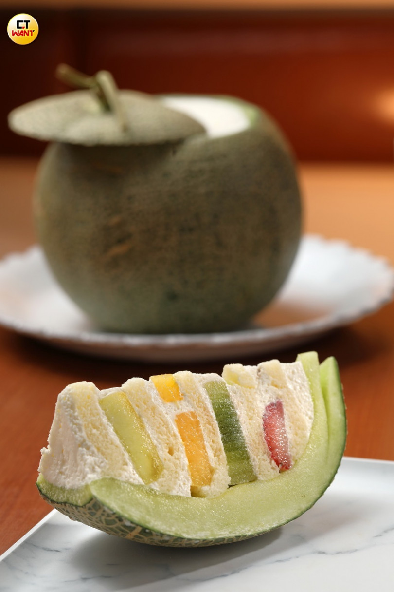 這款哈密瓜水果蛋糕以「這不是水果，是蛋糕」在網路上引起話題。