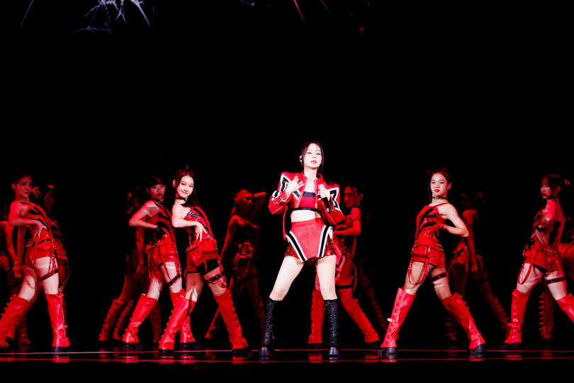 表演節目收視最高點落在有「台版Jennie」之稱的孫淑媚演唱組曲。（圖／台視提供）