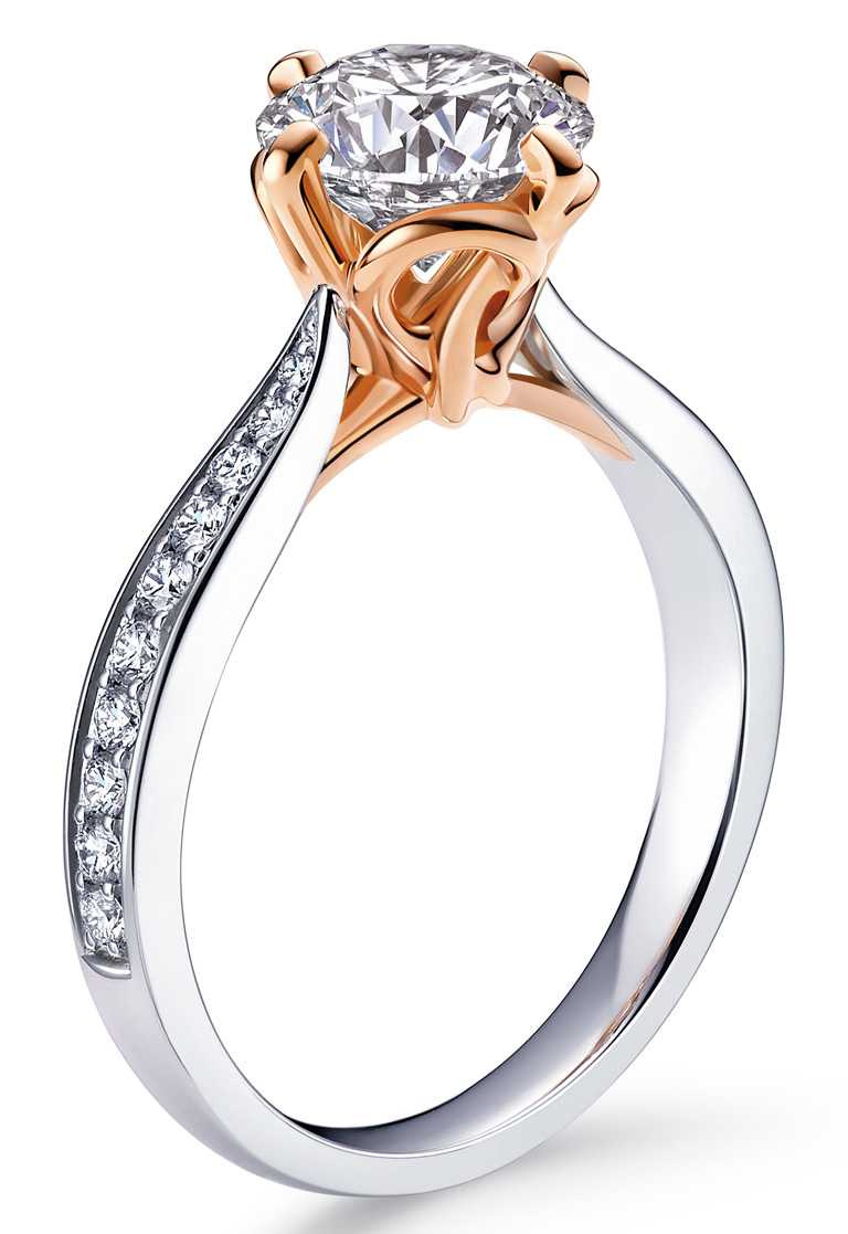 PROMESSA「同心結」18K白金玫瑰金雙色石襯鑽石戒指╱101,300元起。（圖╱點睛品提供）