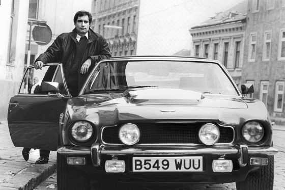 《007：黎明生機》電影中提摩西.達頓也曾駕駛過V8 Vantage。