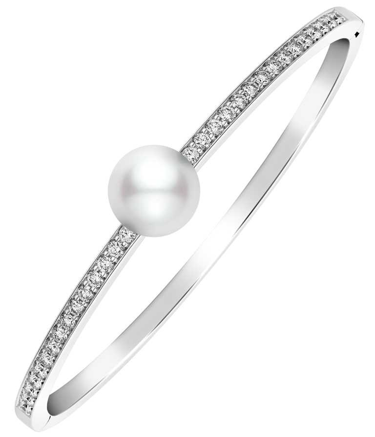 MIKIMOTO南洋珍珠鑽石手鍊，18K白金鑲嵌鑽石（總重約0.73克拉），搭配南洋珍珠╱1,140,000元。（圖╱MIKIMOTO提供）