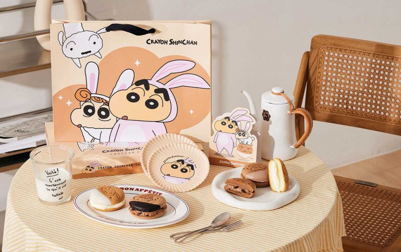 「兔飛猛進版」禮盒限定附贈蛋糕紙盤組及說明小卡，提袋可以10元限量加購。（圖／SUNFRIEND MOUTH提供）