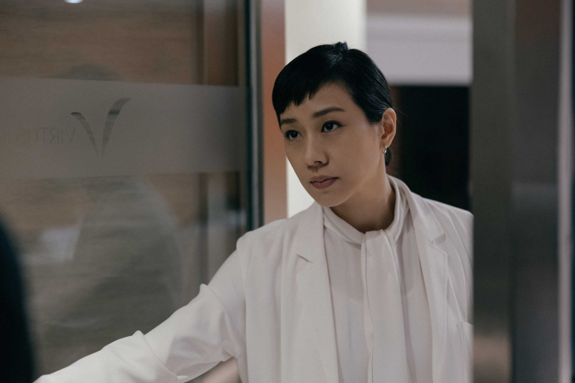 林嘉欣特別演出古天樂的妻子。(圖/華映娛樂提供)
