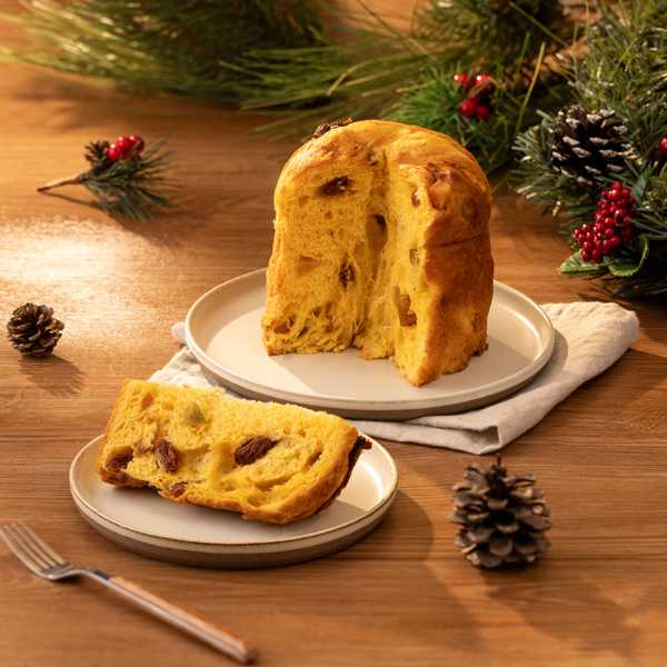 星巴克今年也推出水果麵包「潘娜朵尼」。（圖／星巴克提供）