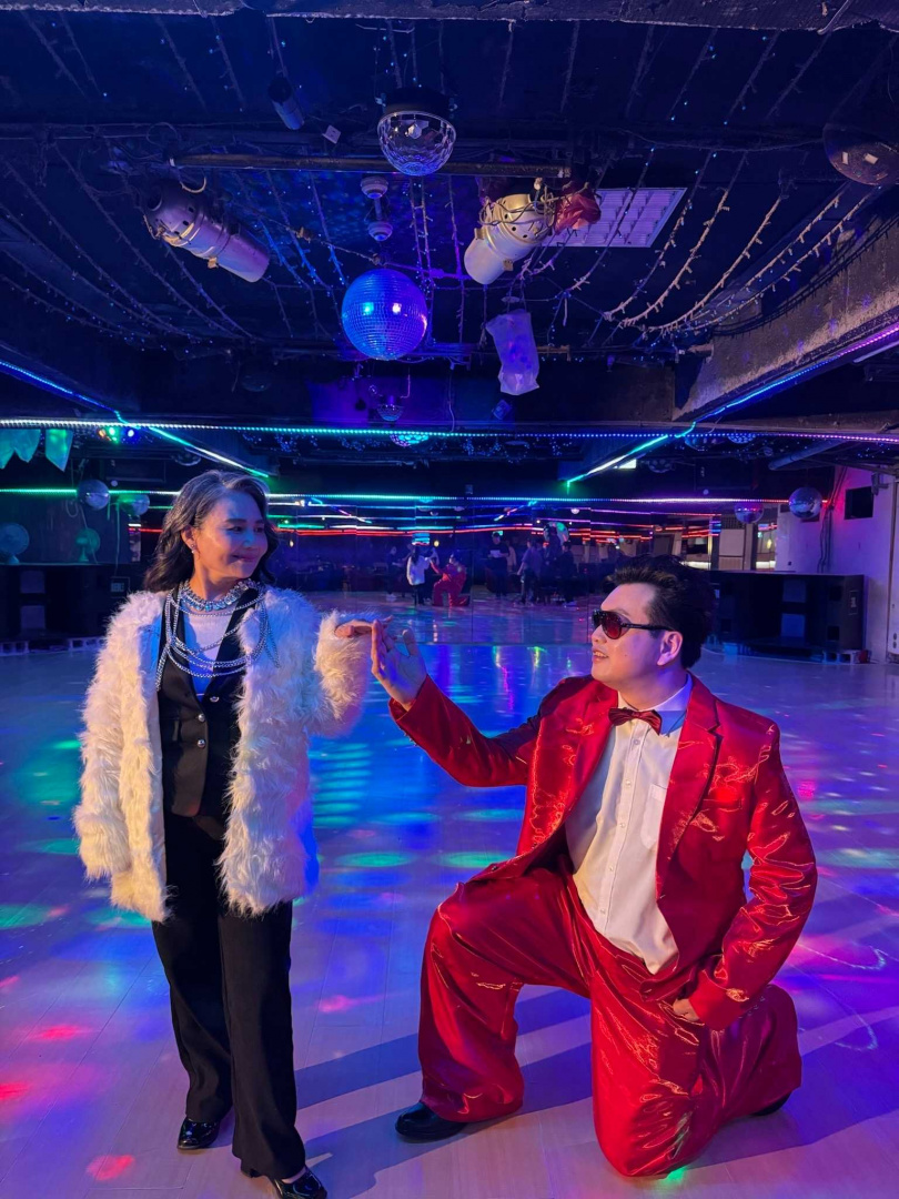 DAPUN大胖找來美魔女拍攝MV。（圖／胖曲製作工作室提供）