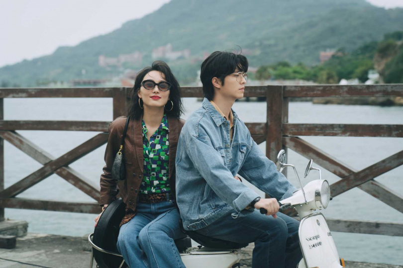 王碩瀚在影集《微醺大飯店1980s》喜歡蔡思韵飾演的香港女星。（圖／一念電影提供）