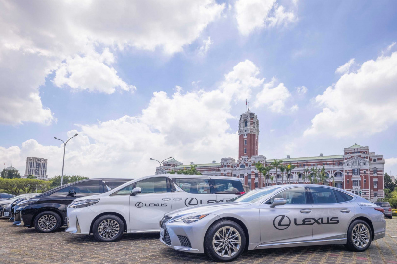 Lexus受邀擔任台灣英雄凱旋派對的合作夥伴，提供豪華車款LM、LS及ES作為紅毯專屬接駁禮車(圖片由文化總會提供)