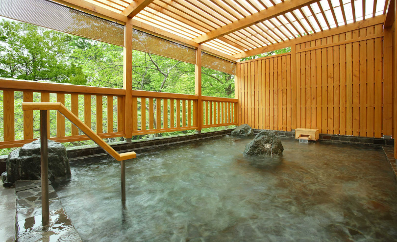 能觀賞横瀬川的露天風呂