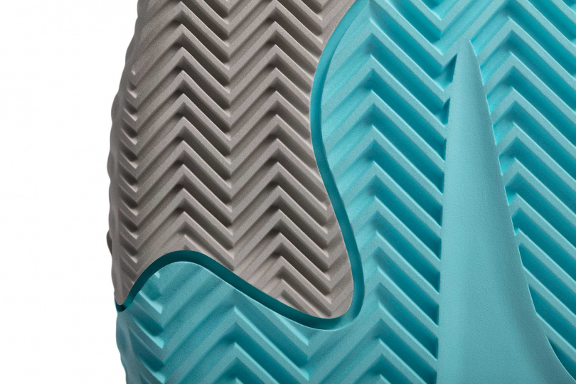 adidas Harden Vol.6 雙魚骨刻紋人字形大底，提升最大抓地力與穩定性，提供精準急停及急速變向性能，迅捷的反應力幫助雙足保持穩定及平衡！