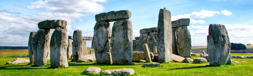 英國倫敦推薦「溫莎堡＋巨石陣＋巴斯羅馬浴場一日遊」行程，圖為巨石陣。