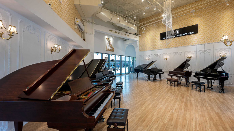 Duchess & Duke 史坦威二手鋼琴專售旗艦館有專業的二手鋼琴廠房整修技術團隊，提供販售與維修。（圖／焦正德攝）