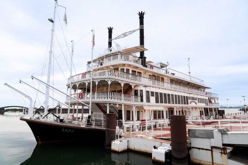 想要近距離感受琵琶湖壯麗的風景，可以乘坐「密西根號遊覽船」，在甲板上欣賞琵琶湖360度全景風光。