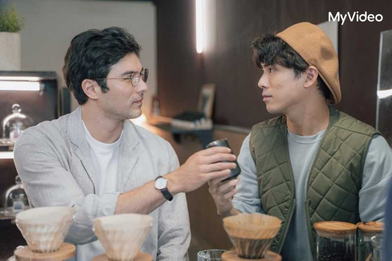 鳳小岳與林哲熹在劇中是咖啡高手。（圖／台灣大哥大MyVideo提供）