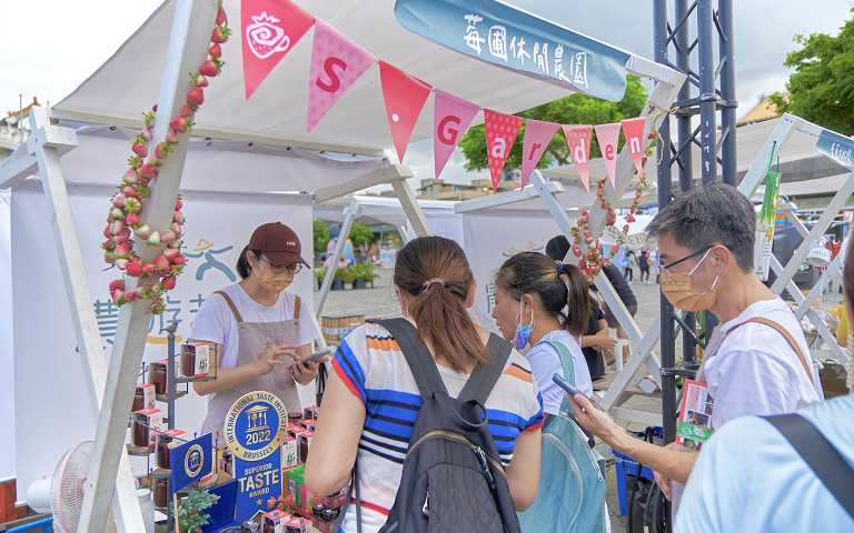 農遊超市巡迴市集：台北場合作業者。