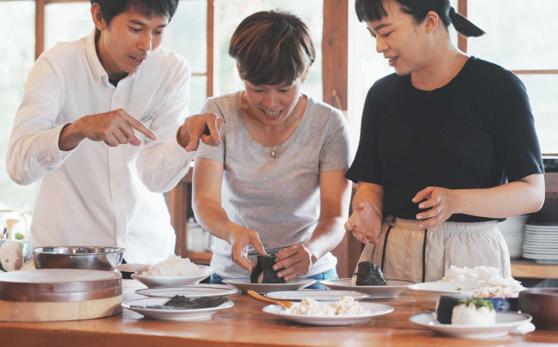 旅人參加千葉之旅可在MUJI BASE KAMOGAWA古民宅親手做早餐，體驗「從產地到餐桌」的過程。（圖／雄獅旅遊提供）