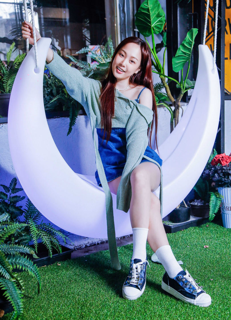 安吉曾就讀加拿大溫哥華英屬哥倫比亞大學戲劇系，也曾有演出舞台劇的經驗。（圖／趙文彬攝）