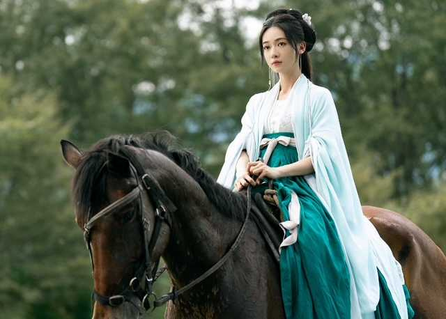 吳謹言因出演《墨雨雲間》再度爆紅。（圖／中視提供）